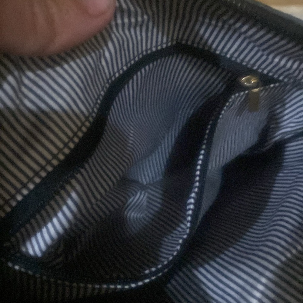 Medium Sized Purse - Picture 6 of 11
